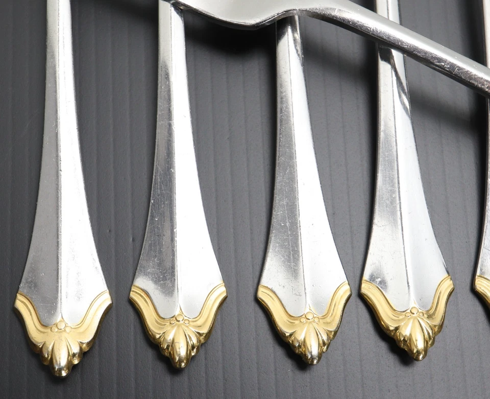 Community by Oneida Stainless GOLDEN KENWOOD 7 5/8"  Dinner Forks ( Set Of 8) - Image 4 of 4