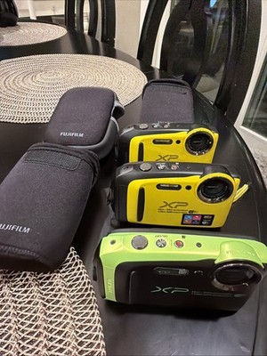 3 Barley Used Fuji FinePix  XP90  16.4 MP Digitial Cameras.  USB Charger Not Inc