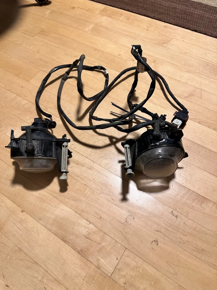 Faros antiniebla y arnés completo izquierdo y derecho Saab 9-3, 9-5 OEM Foto 2 de 3