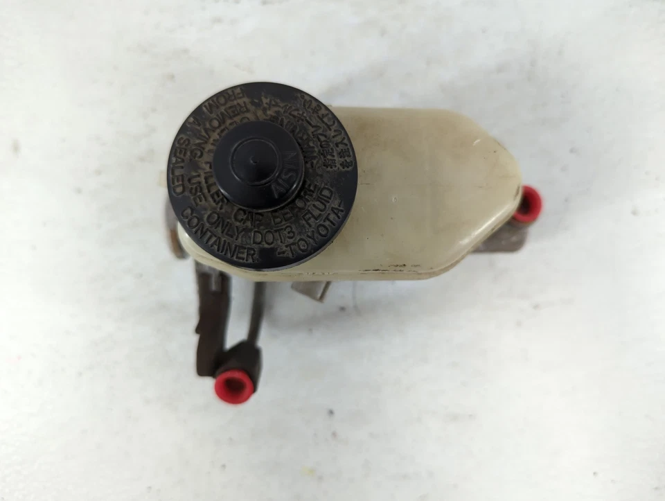 1997-1999 Lexus Es300 Brake Master Cylinder NSUMB - Image 2 of 4
