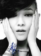 Mavis Fan Autogramm signed 20x30 cm Bild s/w