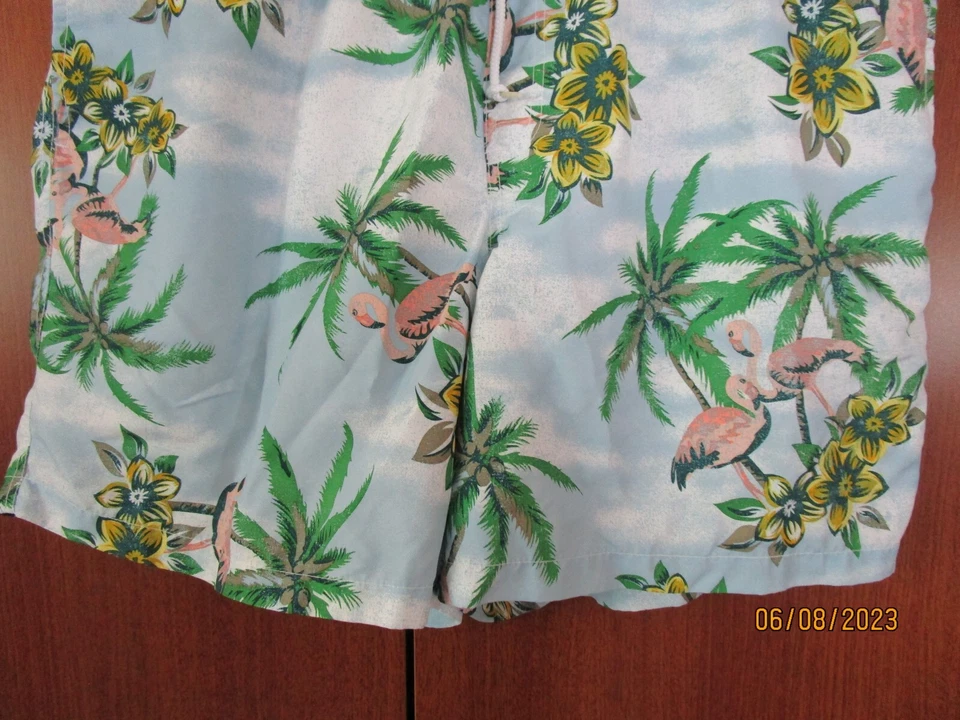 Trader Bay Swim Trunks Flamingo Sz XL Polyester Waist 38 +  Side 19  Inseam 7 in - Image 3 of 4