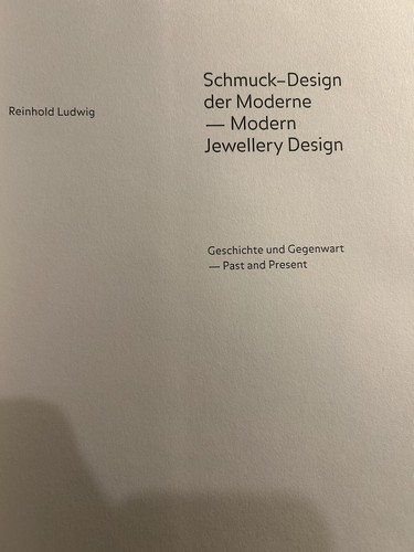 Modern Jewellery Design/ Schmuck-Design der Moderne 400 Page Jewelry Color Photo - Foto 5 di 14