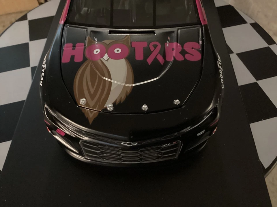 БЕСПЛАТНАЯ ДОСТАВКА — CHASE ELLIOTT NO9 Hooters Give A Hoot 2020 Camaro ZL1 ELITE 1 из 901 - Изображение 4 из 4