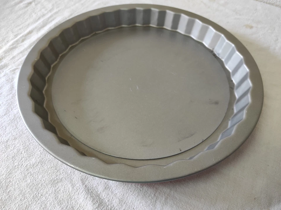 Moule à Gâteau, Tarte Ikéa 31 cm de diamètre ext par 3 cm de haut - Photo 1/4