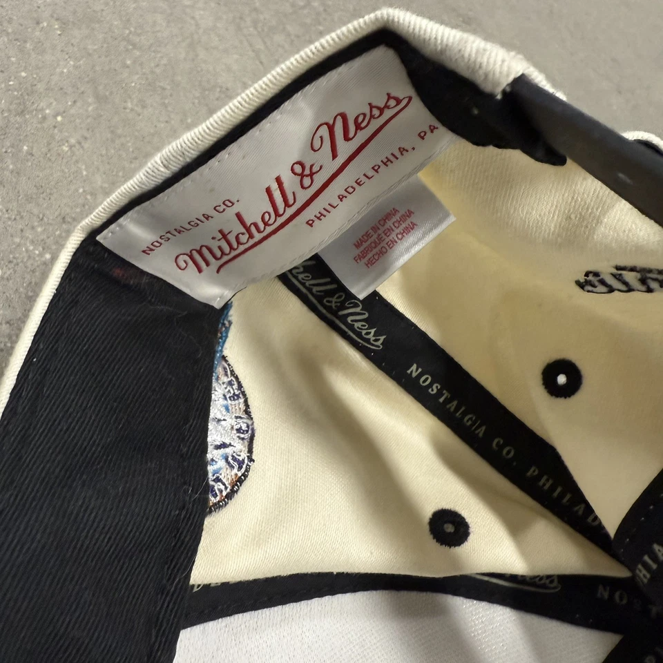  NBA Finals Bulls VS Jazz Mitchell & Ness 1998 SnapBack Embroidered Hat  - Image 4 of 4