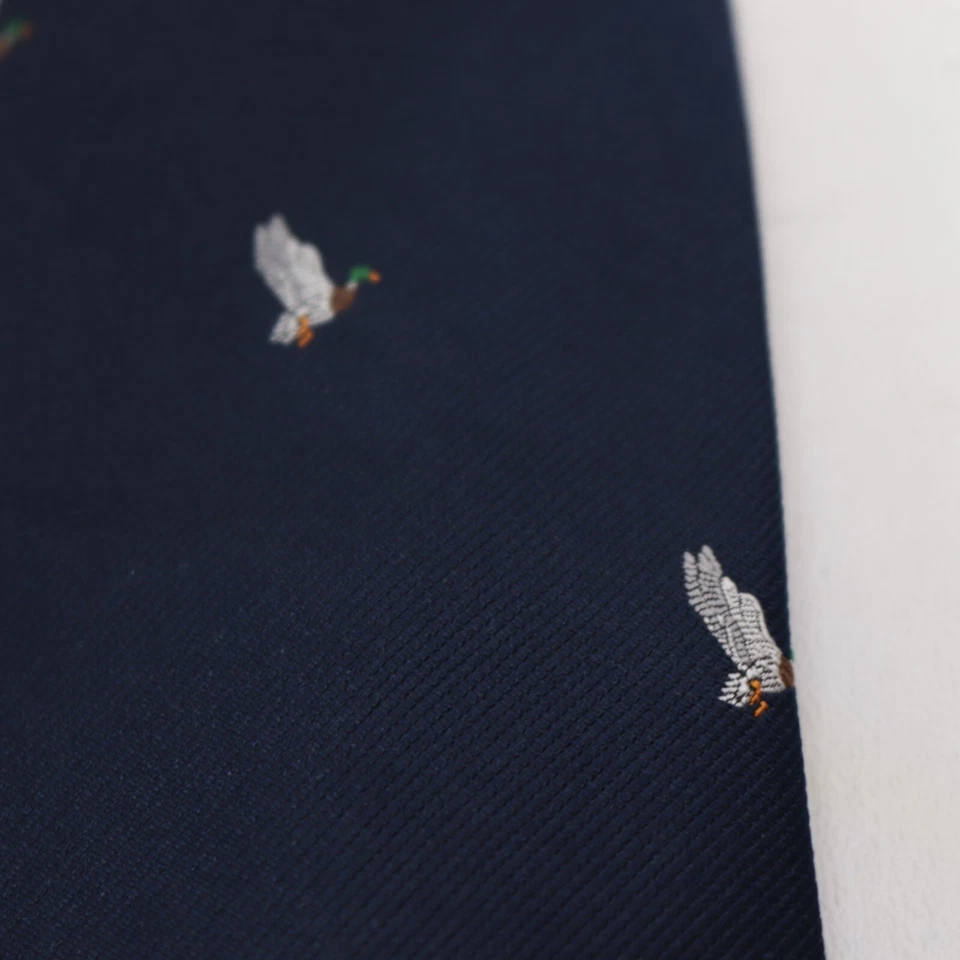 Corbata de Colección Federación Nacional de Vida Silvestre 57 en Azul Marino Patos Mallard Voladores Foto 3 de 4