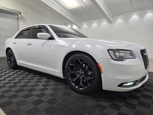 2020 Chrysler 300 Series S