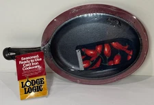 New Lodge Cast Iron Fajita Skillet with Board Sealed