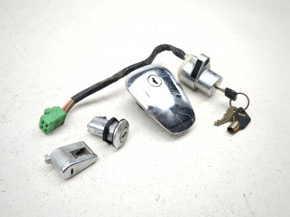 92-97 Suzuki VS800 Intruder 800 Juego de bloqueo Interruptor de encendido Casco Tapa y llave Foto 2 de 4