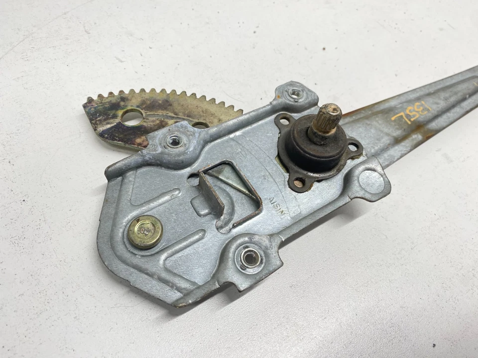 TOYOTA COROLLA 1988-1993 REGULADOR VENTANA LATERAL TRASERA IZQUIERDA OEM, 135-58098L Foto 3 de 4