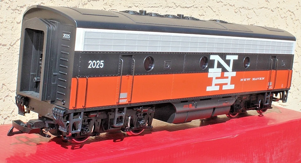 BEAUTIFUL LGB 28582 NEW HAVEN F7-B UNIT Diesel Sound Locomotive~LIKE NW in Box - Image 3 of 4