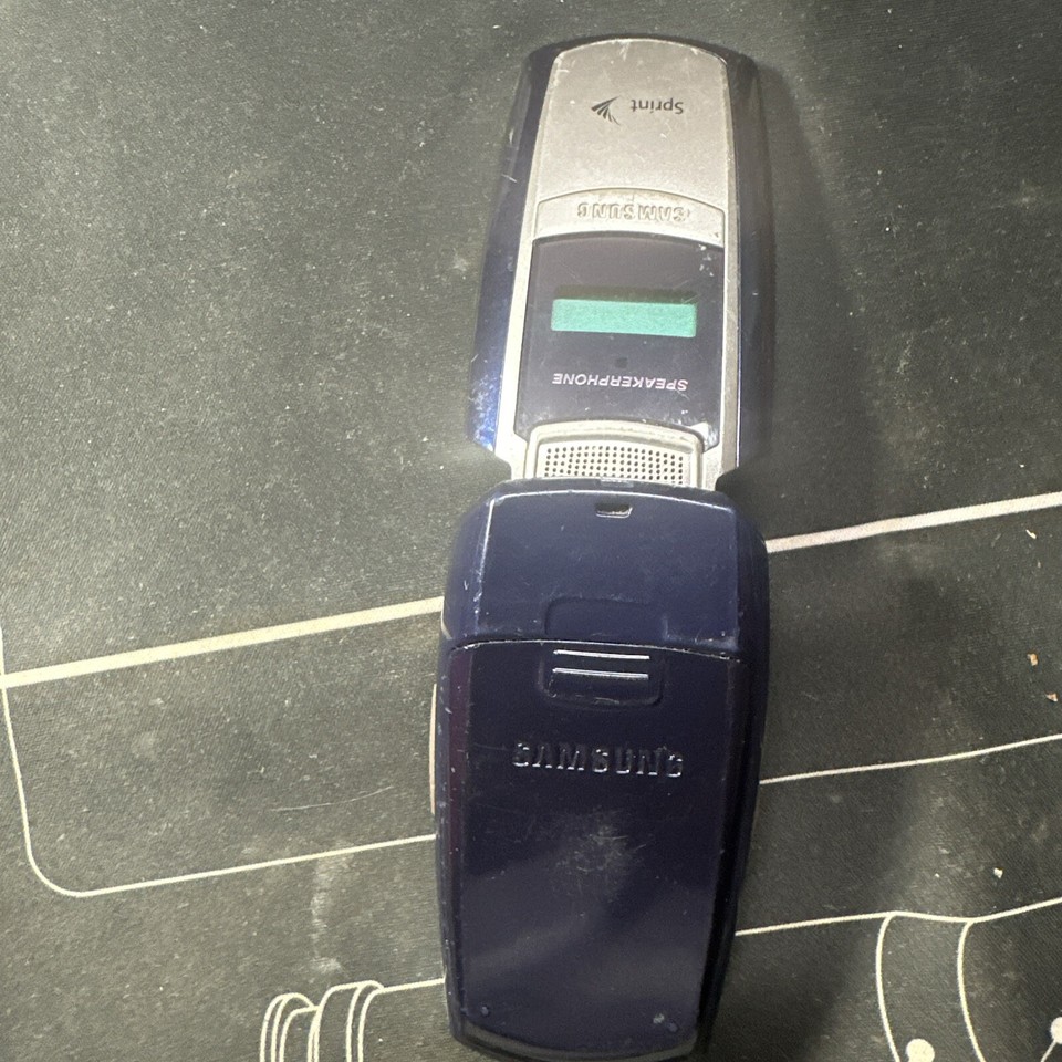 Samsung SPHA580 Blue and Gray ( Sprint ) Very Rare Cell Flip Phone