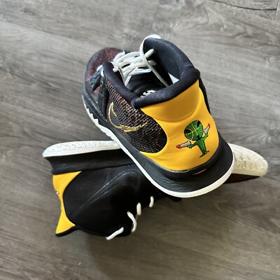 Nike Kyrie 7 Raygun ブラック/イエロー Nike Kyrie 7 Roswell Rayguns Black Red Yellow Mens Basketball