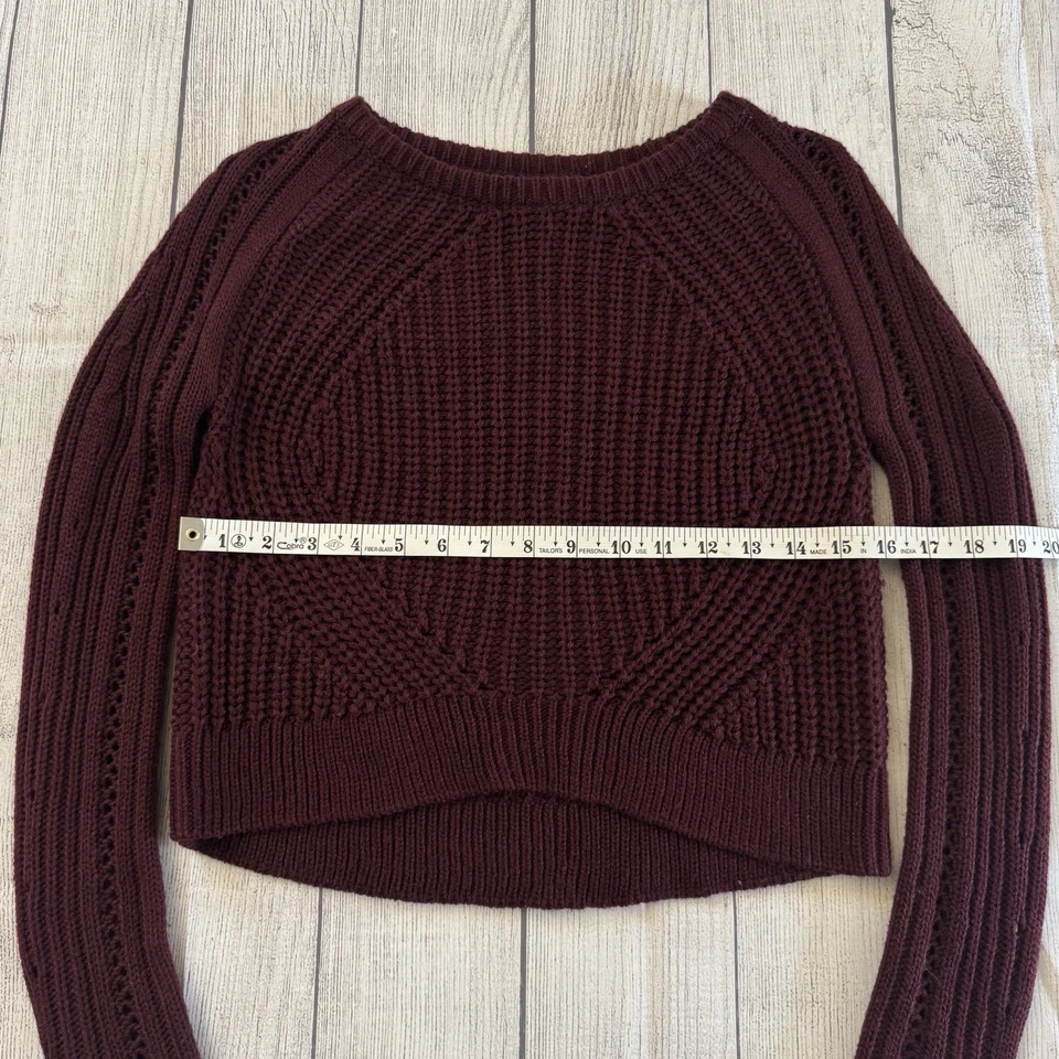 Aqua Cropped Cable 针织毛衣 S 码勃艮第女式舒适性感保暖 — 第 3/4 张图片