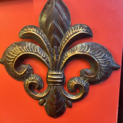 Fleur de Lis Wall Plaque, Shabby Chic White French Country decor, Used