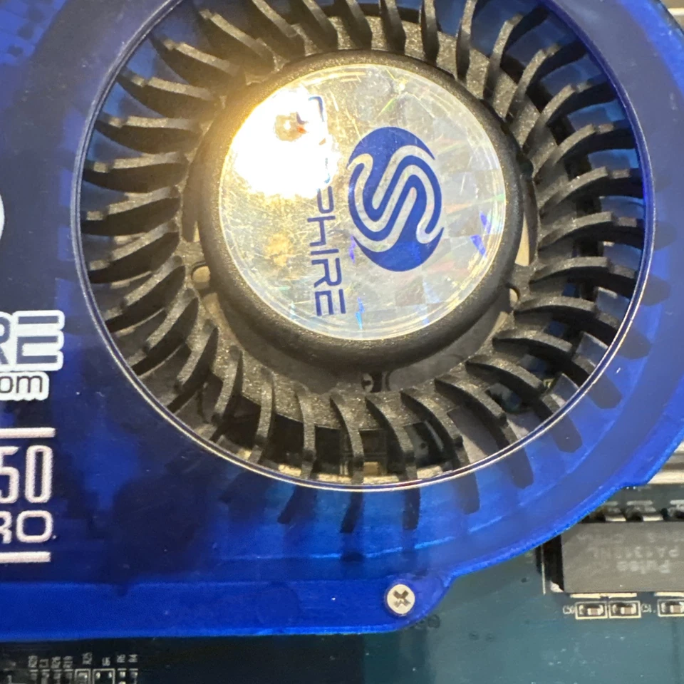 SAPPHIRE ATI RADEON X1950 PRO 512MB 256BIT GDDR3 AGP VIDEO CARD *Untested - Image 4 of 4