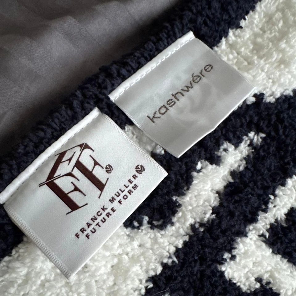 Manta Cuadrada Franck Muller x Kashwére Sesgada Súper Buen Estado Foto 3 de 4