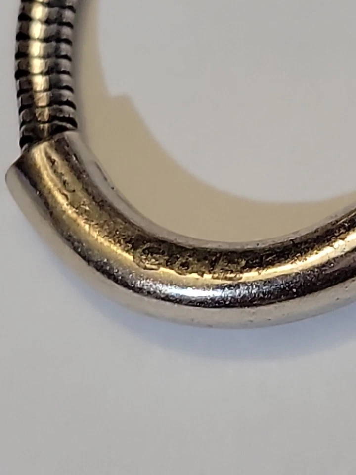 Pendientes enchapados en plata modernistas de diseño Giles & Brother Foto 2 de 4