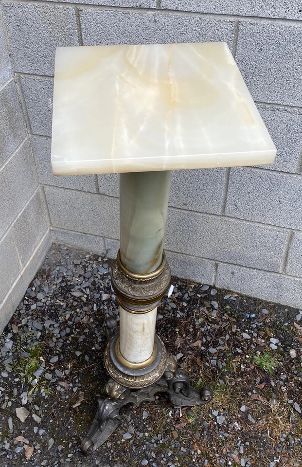 PEDESTAL VICTORIANO DE LATÓN Y ÓNIX Foto 2 de 4