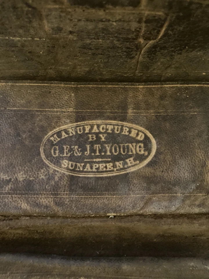 Antigua cartera plegable de cuero primitivo del siglo XIX G.E. & J.T. Young Sunapee N.H. Foto 3 de 4