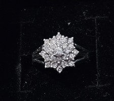Anillo con racimo de diamantes naturales platino Pt 900 joyería