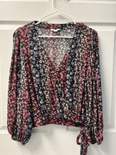 American Eagle Women's Floral Surplice Wrap Top Cropped Black Pink Blue X-Large