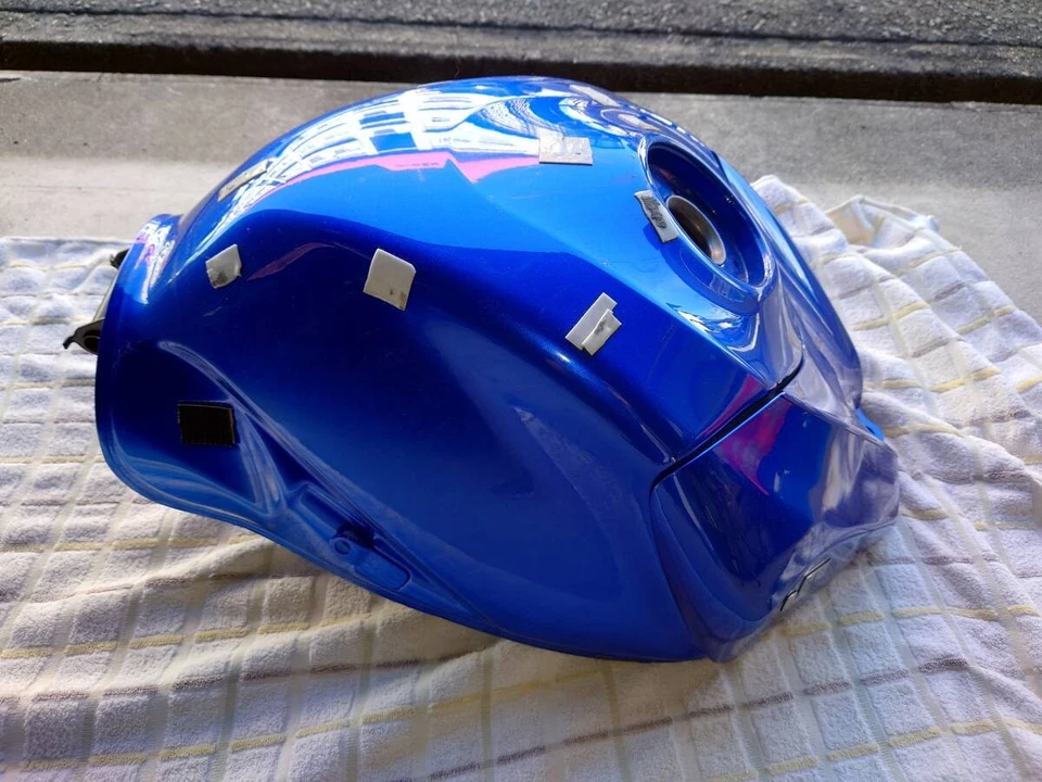 Suzuki GSX-R600 Fuel Gas Petrol Tank Genuine K6 K7 — 第 3/4 张图片
