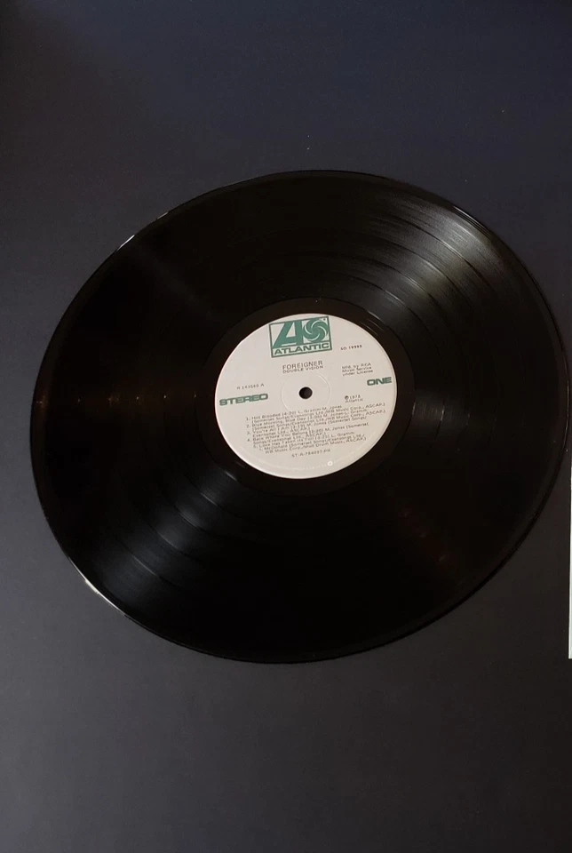 1970s MINT-EXC Foreigner Double Vision , 19999 LP33 - Image 4 of 4