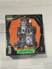PLZ READ RARE- Lemax Spooky Town Abandoned House Lighted Animated Halloween 2008