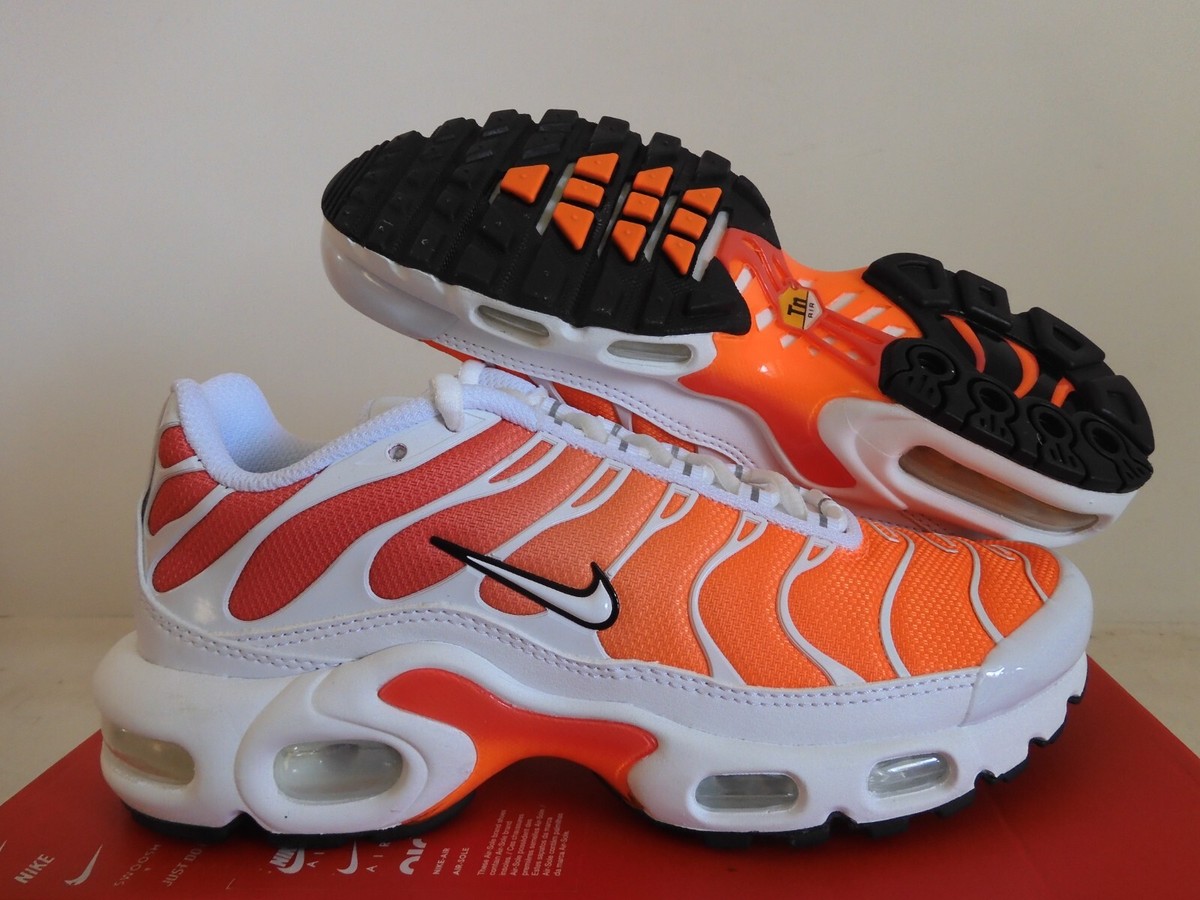 WMNS NIKE AIR MAX PLUS WHITE-WHITE-EMBER GLOW SZ [DZ3670-101