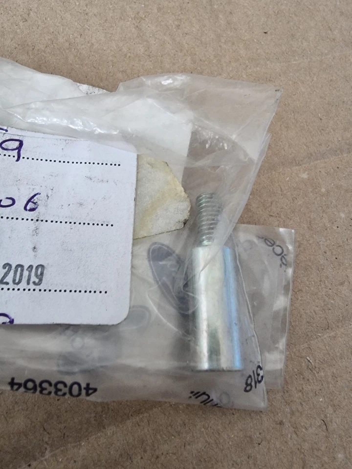 GENUINE NEW Ford TRANSIT Manual Gear Selector Pin Bolt | 1126983 - Image 2 of 2