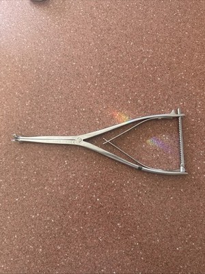 Stryker Distraction Forceps 001819. 675016 Orthopedic Instrument
