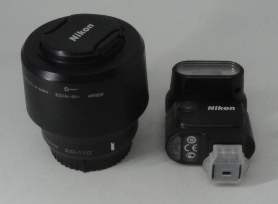 Nikon 1 V1 Kamera mit Objektiven 10-30 und 30-110 und Blitz - Bild 2 von 2