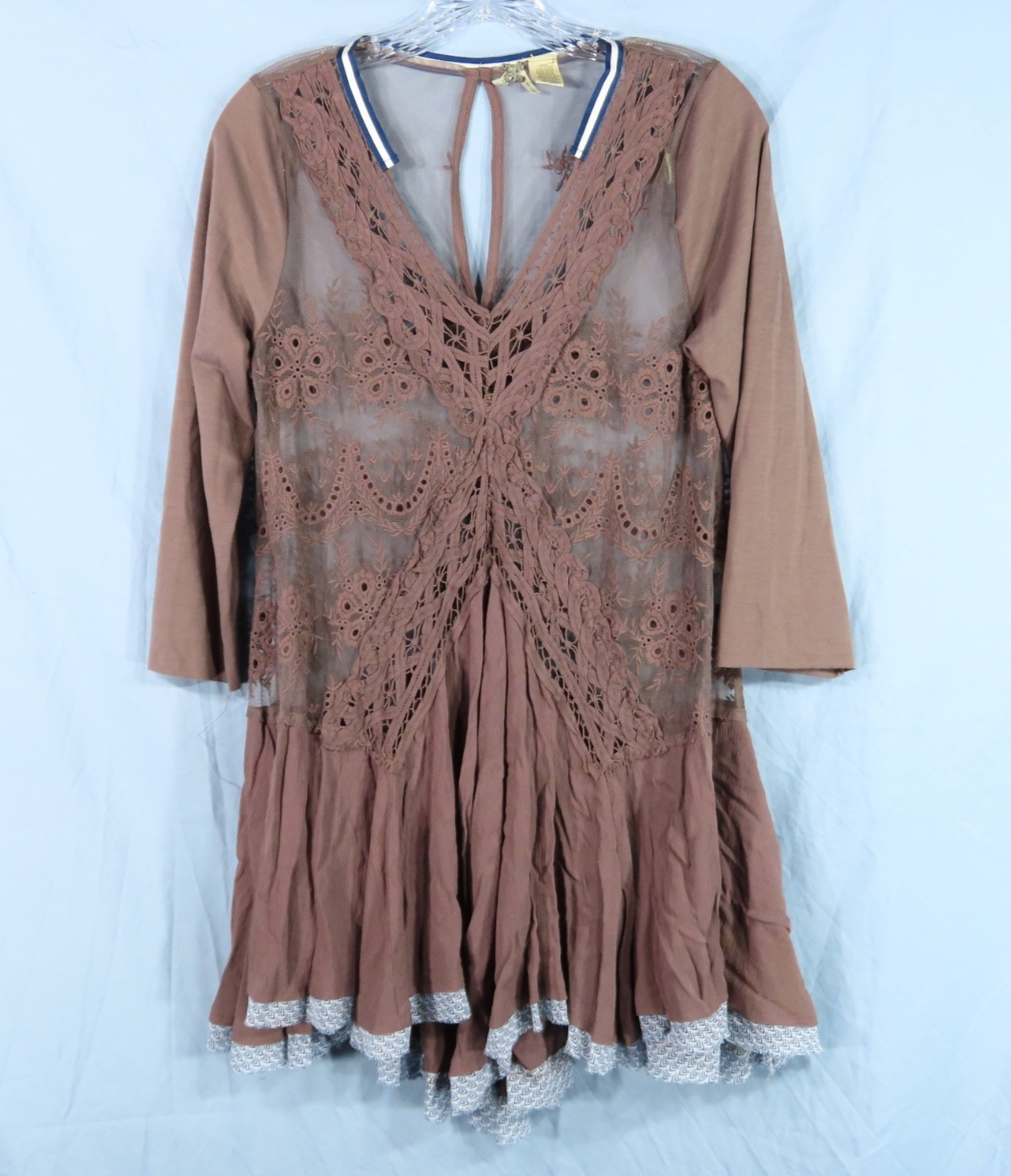 GIMMICKS BKE Taupe Brown Top LACE SHEER CROCHET KNIT Ruffle Hem WHIMSIGOTH sz M