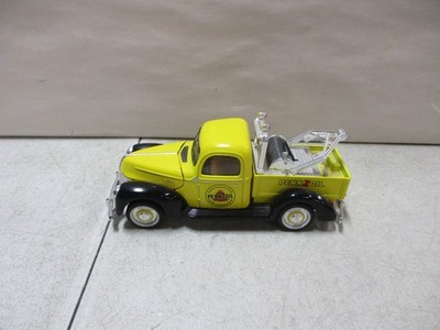 Golden Wheels 1940s Ford Pennzoil Tow Truck 1/43