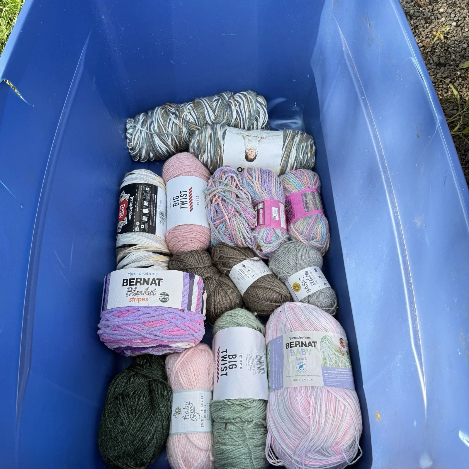 Huge crochet Lot Yarn Hooks Thread Eyes Noses Books & More - product detail image 3