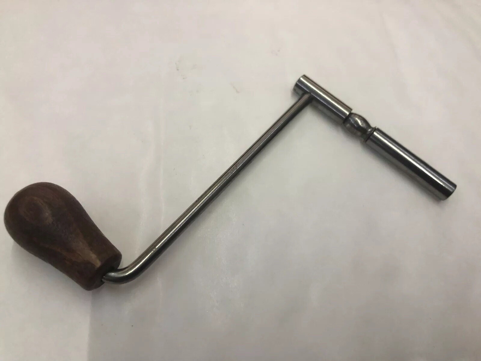 Manivelle remontage pendule carrée de 5,75 mm contre clé perdue
