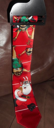HOLIDAY TRADITIONS RED Santa & Reindeer Football Christmas Necktie Xmas Tie New - Picture 7 of 7