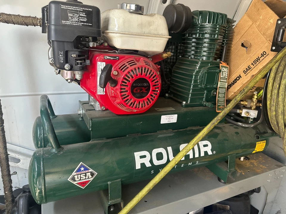 Compresor de aire a gas Rolair 4090Hk17 5,5 HP Foto 2 de 4