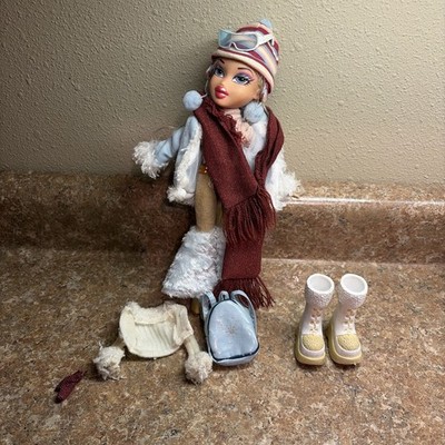 Bratz Cloe Wintertime Wonderland Doll original outfit extra shoes boots goggles