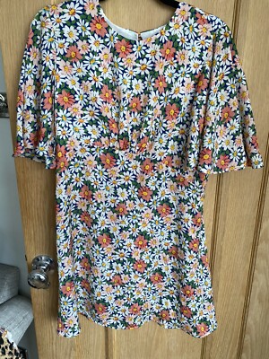 Topshop petite size 14 open back mini floral dress with flute