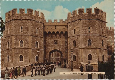   POSTKARTE_WINDSOR CASTLE_Queen_Elizabeth II._KING_London_Royals_England