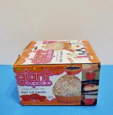 GIANT 3-D CUPCAKE Silicone Mold 3 Piece Bake Set