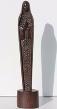 RETOUR D'AFRIQUE - VIERGE NOIRE - SUJET EN BOIS SCULPTÉ - H. 34 cm- 480 g