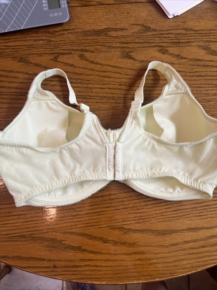 Wacoal 853186 Retro Chic Camiseta Ligeramente Forrada Sujetador con Aros 42DDD Verde Foto 3 de 4