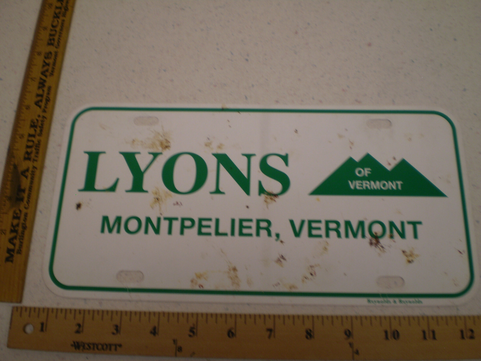 LYONS OF MONTPELIER CAR DEALER VERMONT PLASTIC BOOSTER FRONT LICENSE