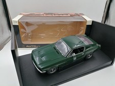 AUTOART STEVE MCQUEEN AS 'BULLITT' AUTOART Ford Mustang GT390