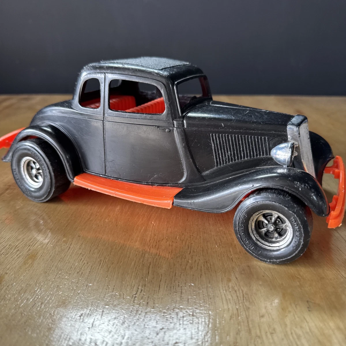 Ford 1:24 1934 Vehicle Year Vintage Manufacture Diecast Cars