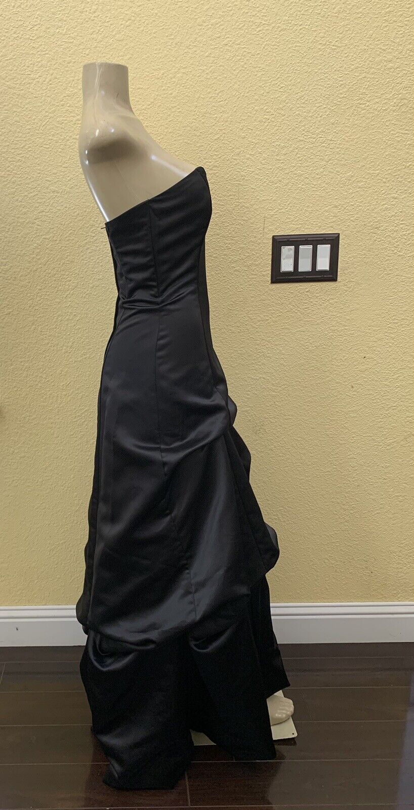 Picture 3 of 8